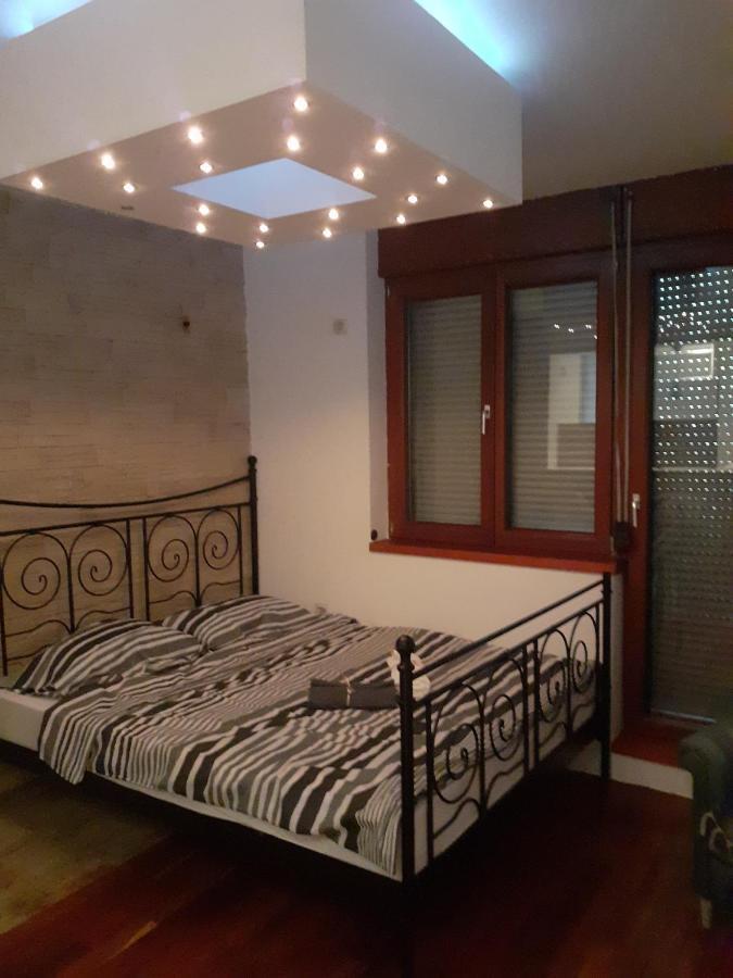 דירות בלגרד Apartman Bella 3 מראה חיצוני תמונה